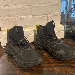 Sorel women’s kinetic breakthru venture waterproof sneakers